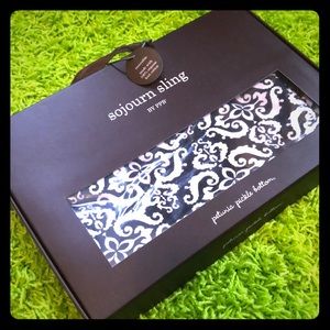 Petunia Pickle Bottom - Sojourn Sling, New in Box!